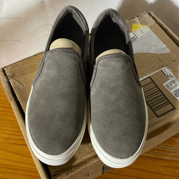 Women’s slip on Uggs. Size 6. Gray. Practically brand new. Worn once. - Picture 4 of 5